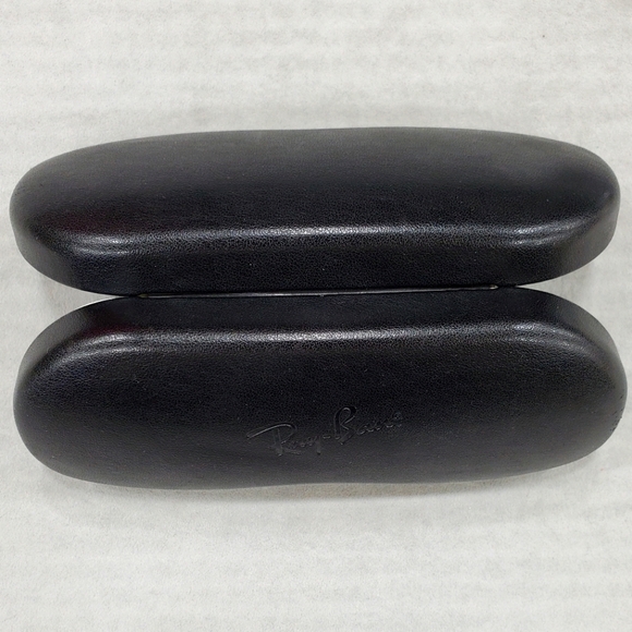 Ray Ban glasses case and cleaning cloth black with gray velvet lining - Picture 4 of 9